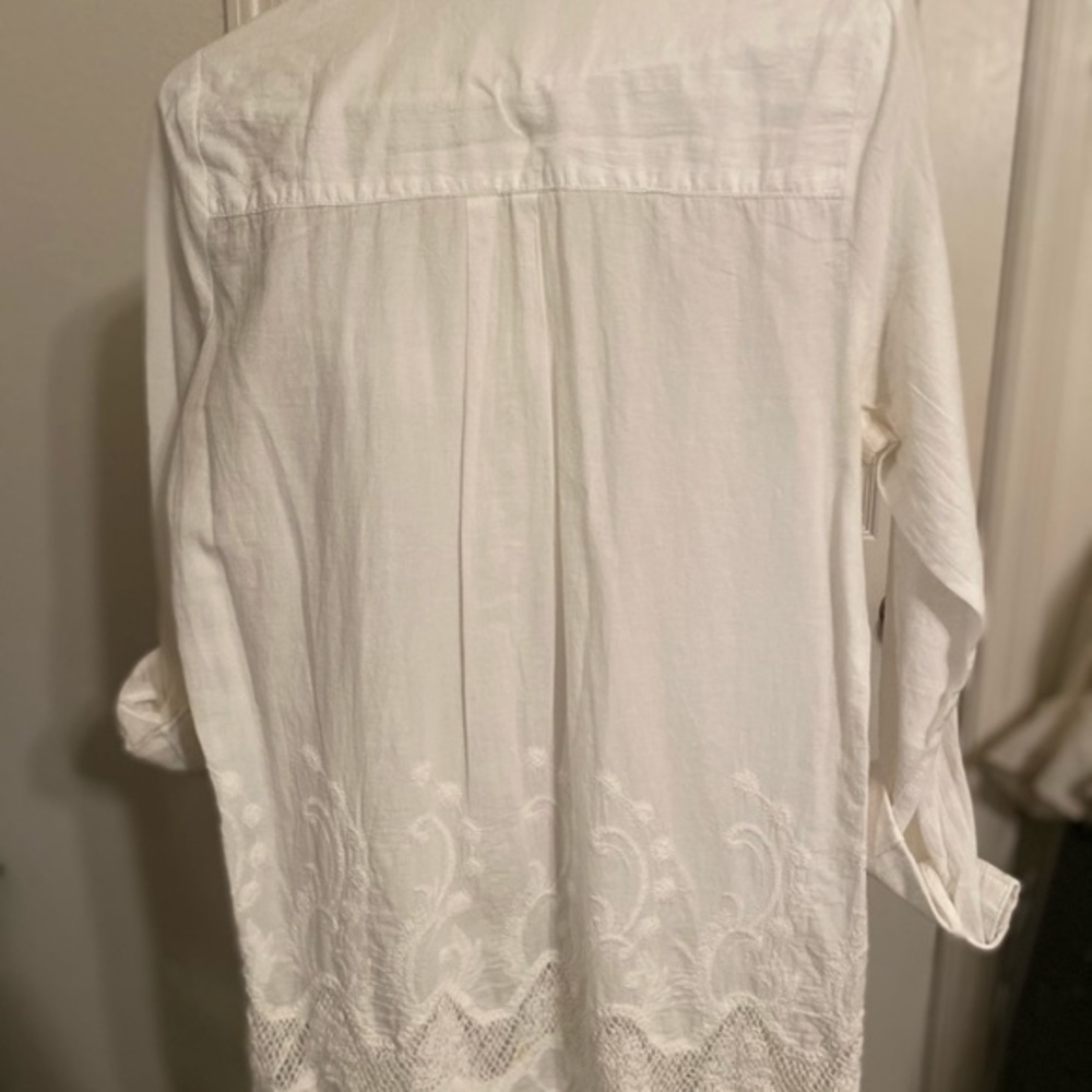 White blouse - Picture 5 of 5
